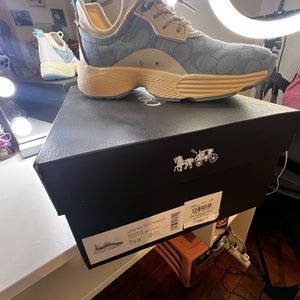 Coach sneaker size 7.5 woman’s